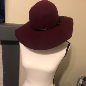 Burgundy floppy hat